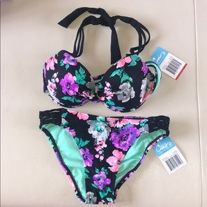 NWT - Bikini 👙 set in XS - floral print, trendy